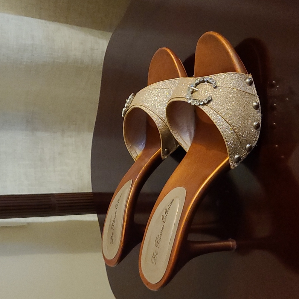 Gorgeous slip on summer heels